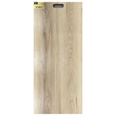 پارکت لمینت زدایکس ZX؛ زیبایی، دوام و سبک خاص زندگی پارکت لمینت زدایکس فقط یک کفپوش نیست؛ یک انتخاب لوکس برای خانهای گرم، شیک و مدرن است. با الهام از بافت طبیعی چوب و طراحیهای منحصربهفرد، پارکتهای زدایکس روحی تازه به دکوراسیون منزل میبخشند و فضایی دلنشین و چشمنواز خلق میکنند. چه سبک دکوراسیون شما کلاسیک باشد، چه مدرن یا مینیمال، پارکت لمینت زدایکس با تنوعی بینظیر در رنگ و طرح، با هر سلیقهای هماهنگ میشود. کیفیت ساخت بالا، مقاومت در برابر خط و خش و نصب آسان از دیگر ویژگیهایی است که این محصول را به انتخابی هوشمندانه تبدیل میکند. ویژگیهای پارکت لمینت ZX: *طراحی شبیه چوب طبیعی با جلوهای گرم و واقعی *مناسب برای انواع فضاهای خانگی *ساختار مقاوم در برابر فشار، رطوبت و سایش *مقاوم در برابر نورآفتاب و شعله سیگار *نصب سریع و تمیز با سیستم کلیک ولینگه *نگهداری آسان و عمر طولانی