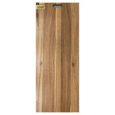پارکت لمینت زدایکس ZX؛ زیبایی، دوام و سبک خاص زندگی پارکت لمینت زدایکس فقط یک کفپوش نیست؛ یک انتخاب لوکس برای خانهای گرم، شیک و مدرن است. با الهام از بافت طبیعی چوب و طراحیهای منحصربهفرد، پارکتهای زدایکس روحی تازه به دکوراسیون منزل میبخشند و فضایی دلنشین و چشمنواز خلق میکنند. چه سبک دکوراسیون شما کلاسیک باشد، چه مدرن یا مینیمال، پارکت لمینت زدایکس با تنوعی بینظیر در رنگ و طرح، با هر سلیقهای هماهنگ میشود. کیفیت ساخت بالا، مقاومت در برابر خط و خش و نصب آسان از دیگر ویژگیهایی است که این محصول را به انتخابی هوشمندانه تبدیل میکند. ویژگیهای پارکت لمینت ZX: *طراحی شبیه چوب طبیعی با جلوهای گرم و واقعی *مناسب برای انواع فضاهای خانگی *ساختار مقاوم در برابر فشار، رطوبت و سایش *مقاوم در برابر نورآفتاب و شعله سیگار *نصب سریع و تمیز با سیستم کلیک ولینگه *نگهداری آسان و عمر طولانی