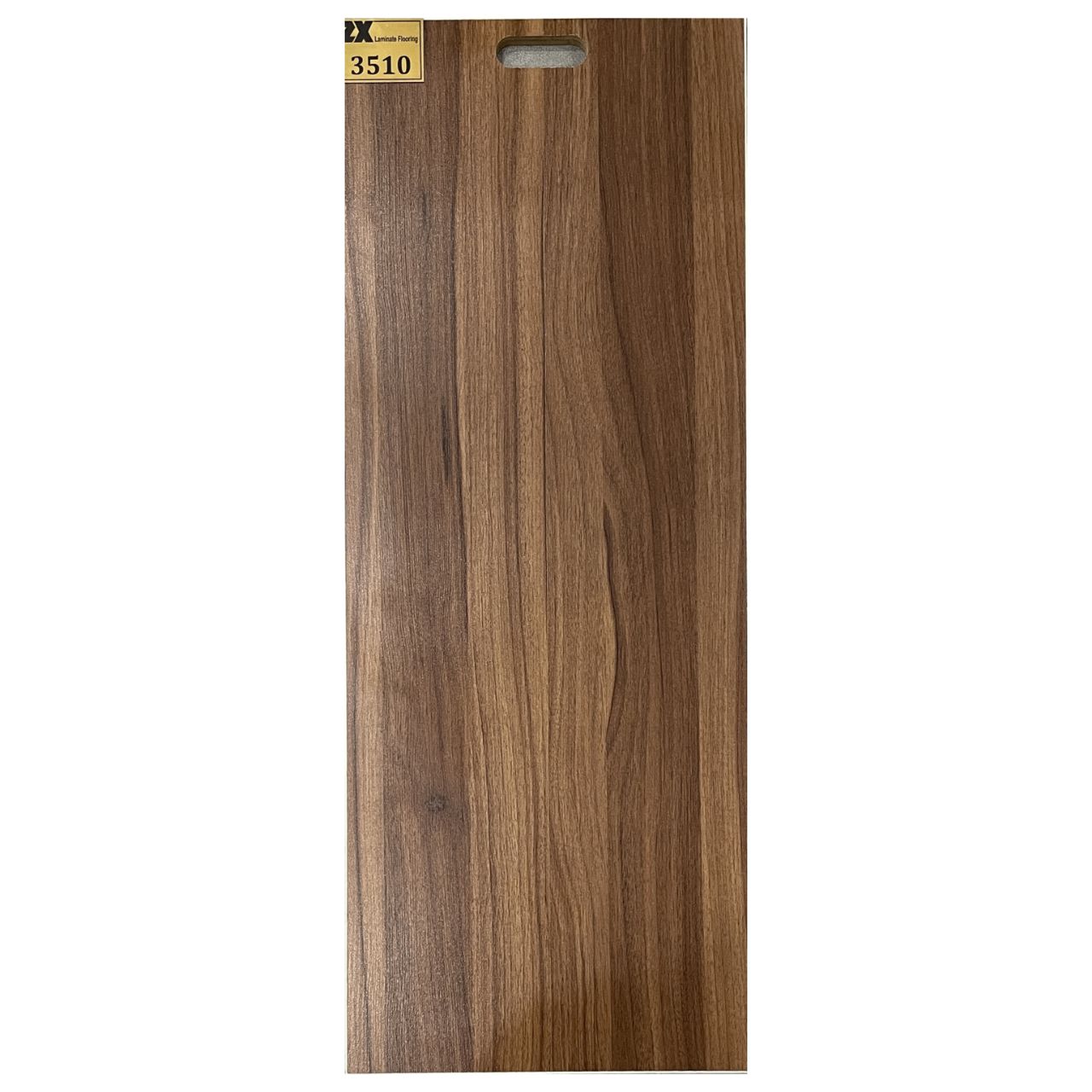 پارکت لمینت زدایکس ZX؛ زیبایی، دوام و سبک خاص زندگی پارکت لمینت زدایکس فقط یک کفپوش نیست؛ یک انتخاب لوکس برای خانهای گرم، شیک و مدرن است. با الهام از بافت طبیعی چوب و طراحیهای منحصربهفرد، پارکتهای زدایکس روحی تازه به دکوراسیون منزل میبخشند و فضایی دلنشین و چشمنواز خلق میکنند. چه سبک دکوراسیون شما کلاسیک باشد، چه مدرن یا مینیمال، پارکت لمینت زدایکس با تنوعی بینظیر در رنگ و طرح، با هر سلیقهای هماهنگ میشود. کیفیت ساخت بالا، مقاومت در برابر خط و خش و نصب آسان از دیگر ویژگیهایی است که این محصول را به انتخابی هوشمندانه تبدیل میکند. ویژگیهای پارکت لمینت ZX: *طراحی شبیه چوب طبیعی با جلوهای گرم و واقعی *مناسب برای انواع فضاهای خانگی *ساختار مقاوم در برابر فشار، رطوبت و سایش *مقاوم در برابر نورآفتاب و شعله سیگار *نصب سریع و تمیز با سیستم کلیک ولینگه *نگهداری آسان و عمر طولانی