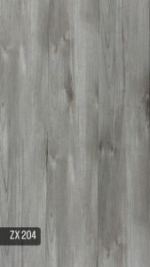 کفپوش PVC زدایکس ZX انتخابی هوشمندانه، زیبا و مقرونبهصرفه برای فضای زندگی شما کفپوش ZX PVC از برند معتبر زدایکس با ضخامت ۲ میلیمتر، یک گزینهی ایدهآل برای کسانی است که بهدنبال ظاهری شیک و چوبمانند در کنار قیمت مناسب هستند. این کفپوش با ابعاد ۱۵×۹۰ سانتیمتر، طراحیهایی بسیار نزدیک به پارکت لمینت دارد و بافت طبیعی چوب را با سبکی اقتصادی ارائه میدهد. نصب این محصول بهصورت چسبی انجام میشود که باعث میشود بهخوبی به سطح زمین بچسبد و ثبات بالایی داشته باشد. مدل ZX برای استفاده در فضاهای مسکونی طراحی شده و برای اتاق خواب، نشیمن، راهرو و... کاملاً مناسب است. --- ویژگیهای کفپوش ZX PVC: *طراحی مشابه پارکت، با بافت طبیعی و رنگهای متنوع *ضخامت ۲ میلیمتر *سبک و مناسب برای نصب روی سطوح صاف *نصب با چسب مخصوص(خمیری یا صنعتی) *چسبندگی بالا و اجرای یکنواخت *مناسب برای محیطهای مسکونی *انتخابی مقرونبهصرفه در مقایسه با پارکت لمینت *مقاوم در برابر رطوبت و قابل شستوشو